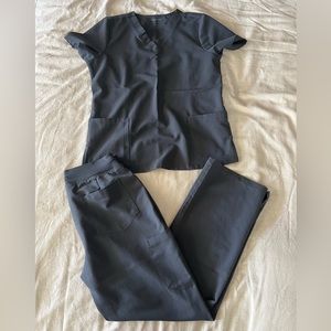 Mandala Scrubs - Pewter Small 6 Pocket Top, Small PETITE 9 Pocket Cargos
